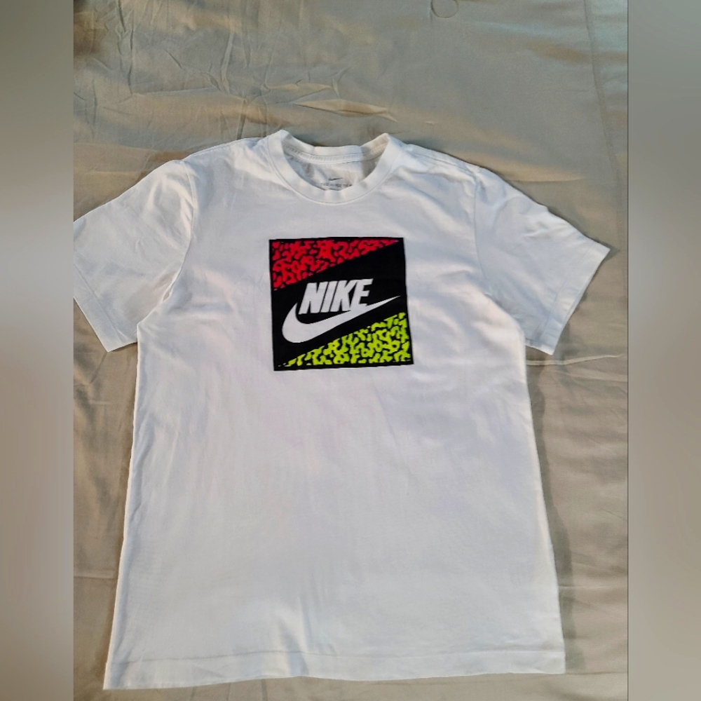 Nike T-shirt